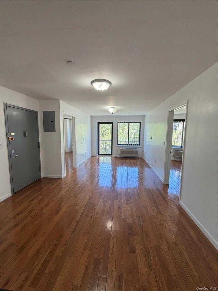 8712 175th St #6B - Photo 2 of 11