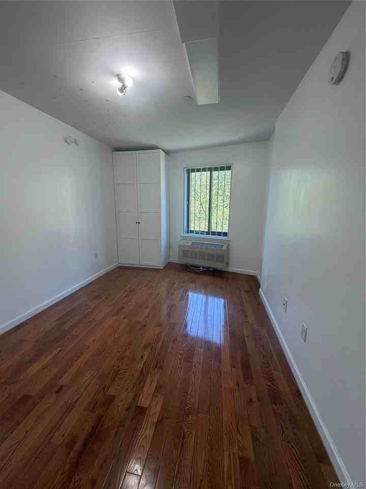 8712 175th St #6B - Photo 6 of 11