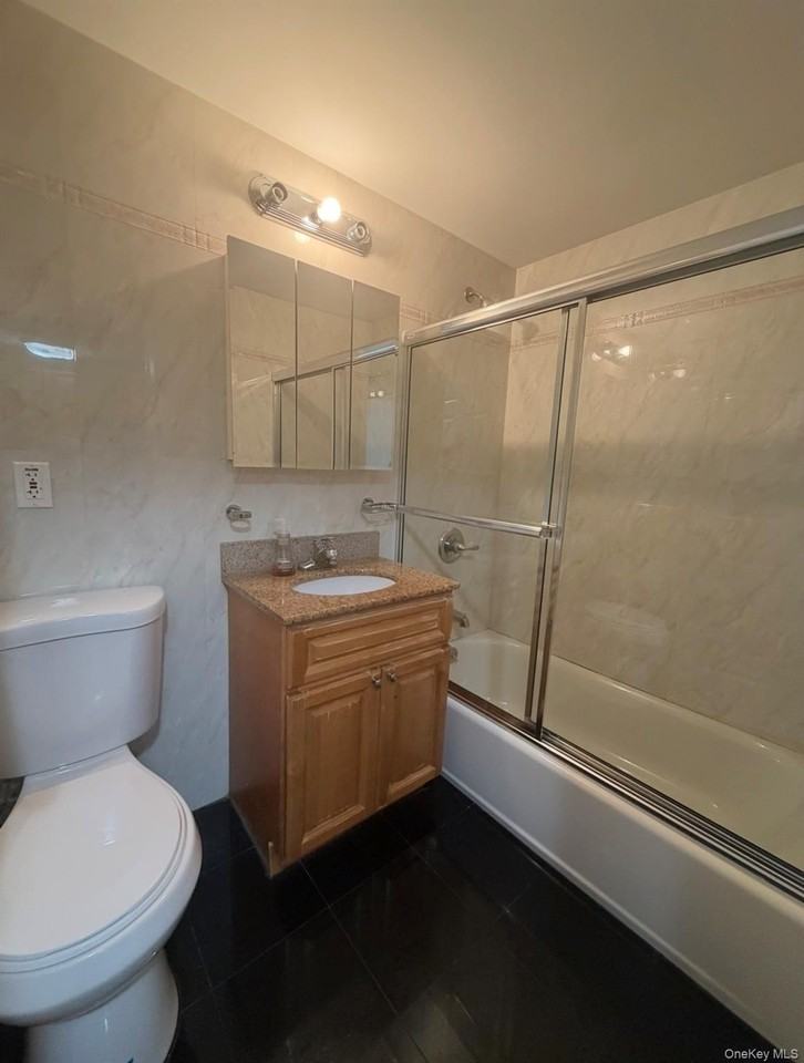 8712 175th St #6B - Photo 7 of 11
