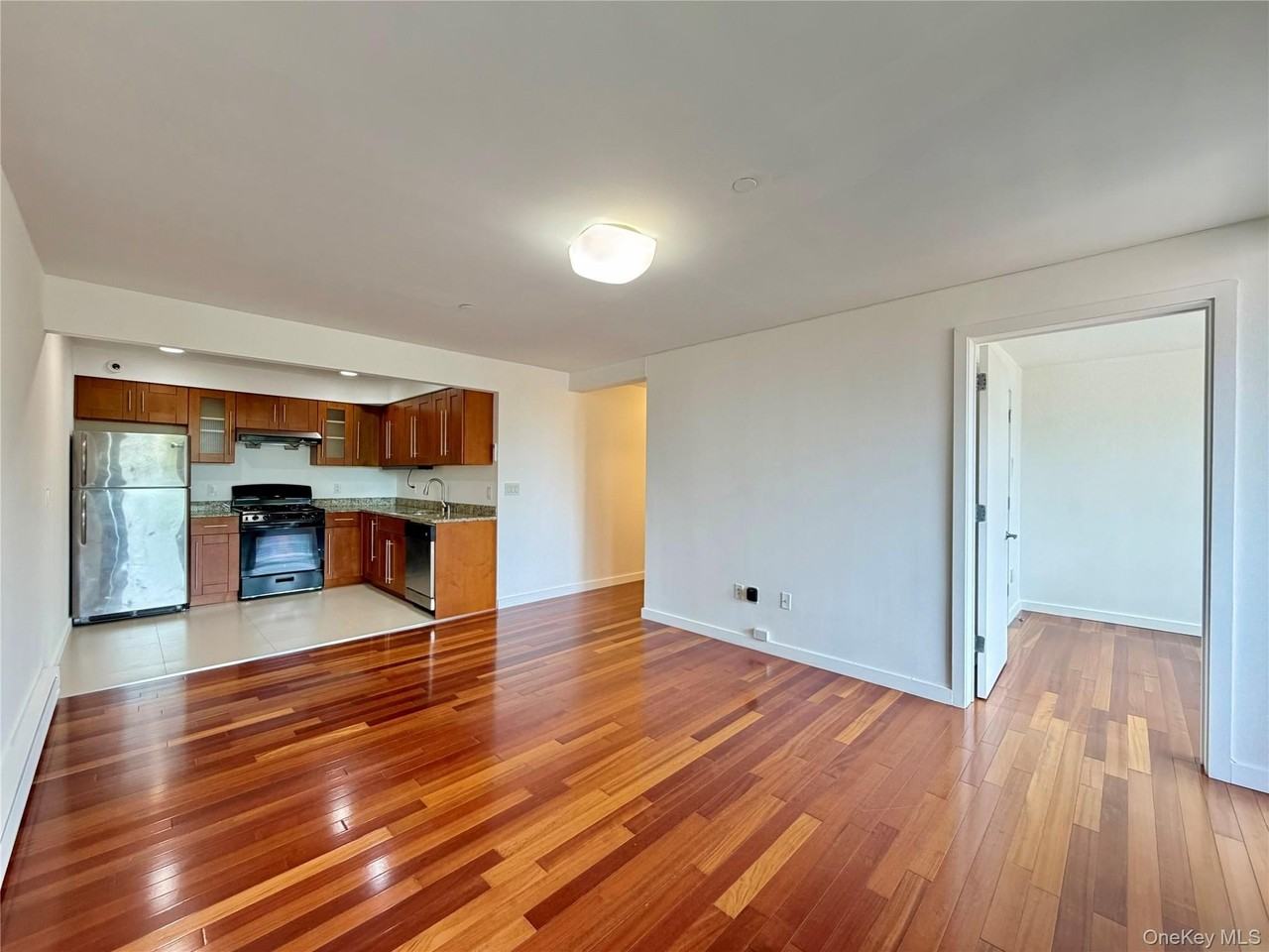 7157 161st St #5B - Photo 4 of 13