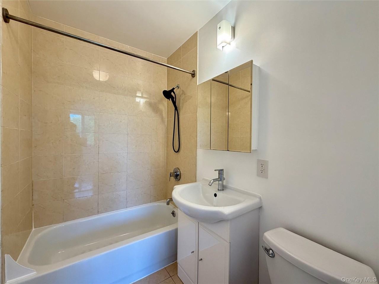 7157 161st St #5B - Photo 6 of 13