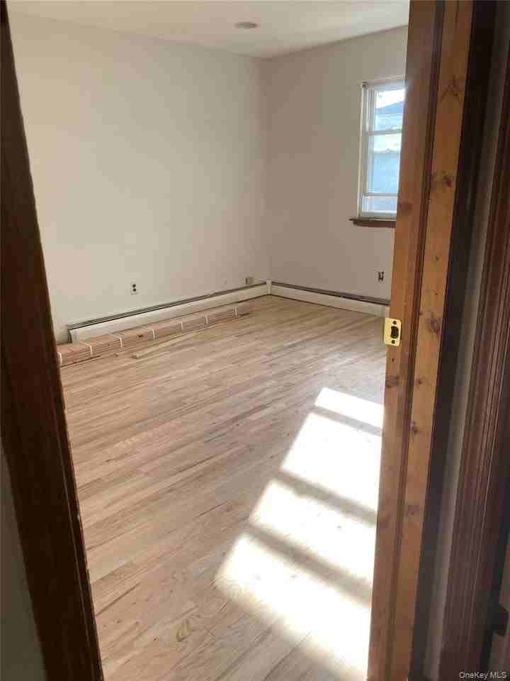 24 Spruce St - Photo 6 of 7