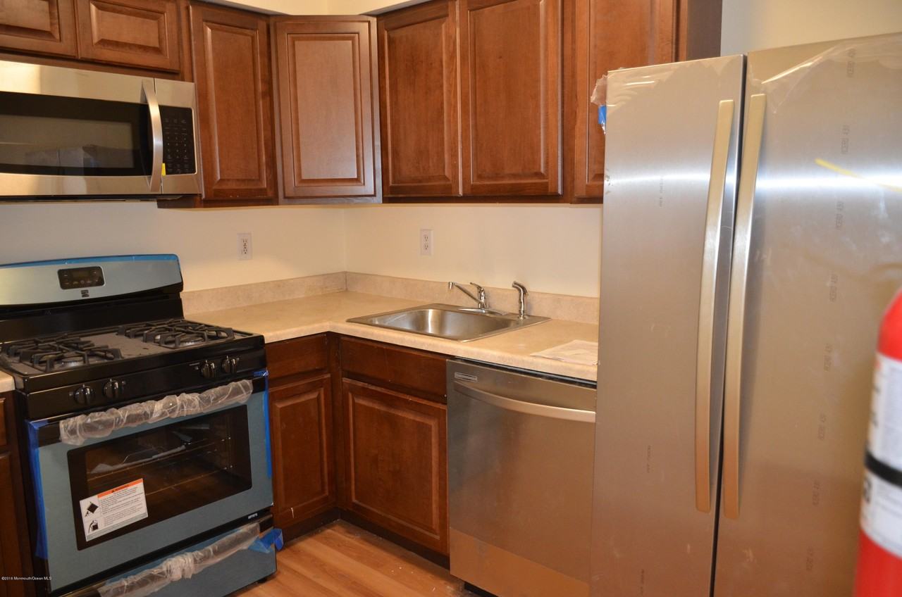 997 Tarragon Ct - Photo 2 of 15