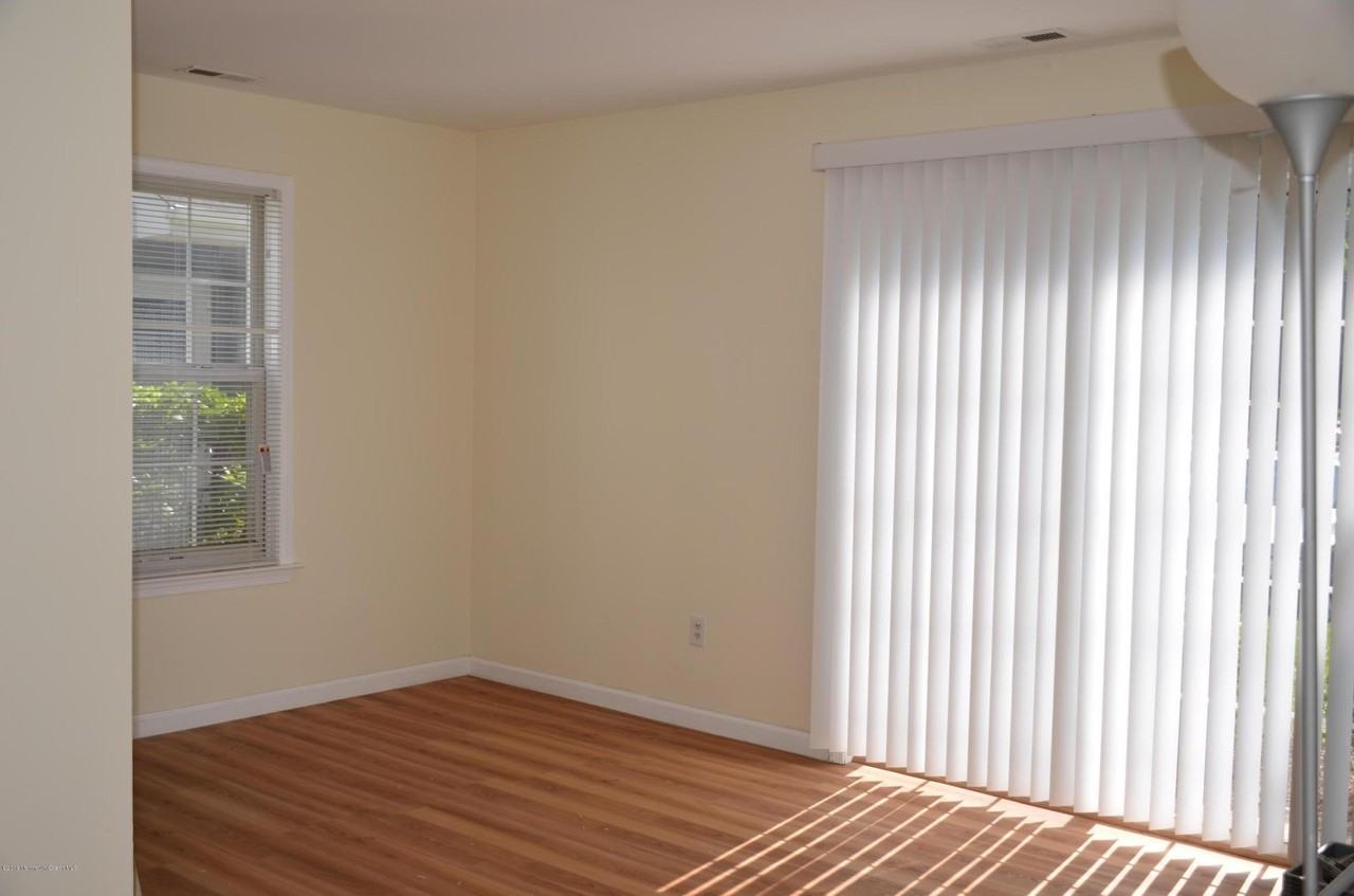 997 Tarragon Ct - Photo 5 of 15