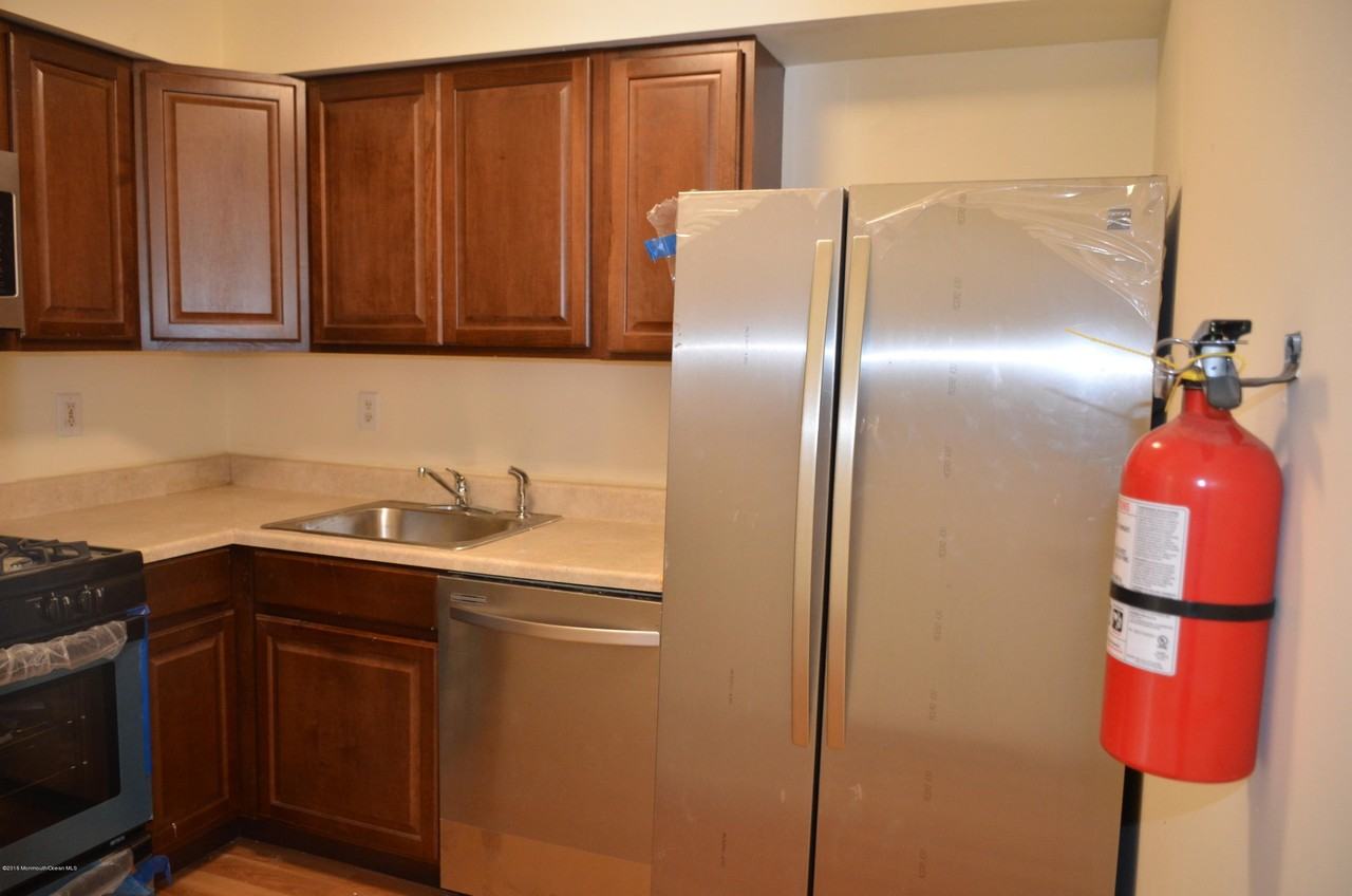 997 Tarragon Ct - Photo 7 of 15