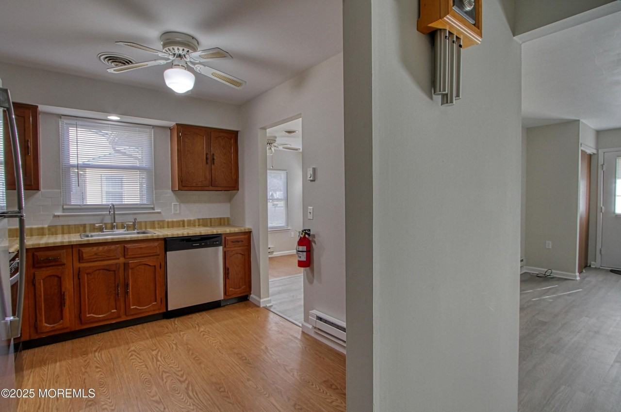 12 Birchwood Dr #B - Photo 3 of 25