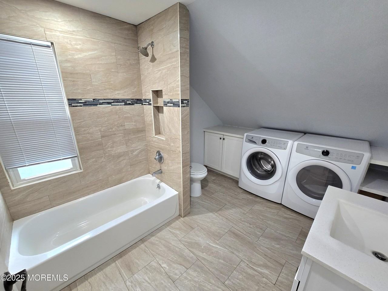 408 4th Ave #3 - Photo 4 of 9