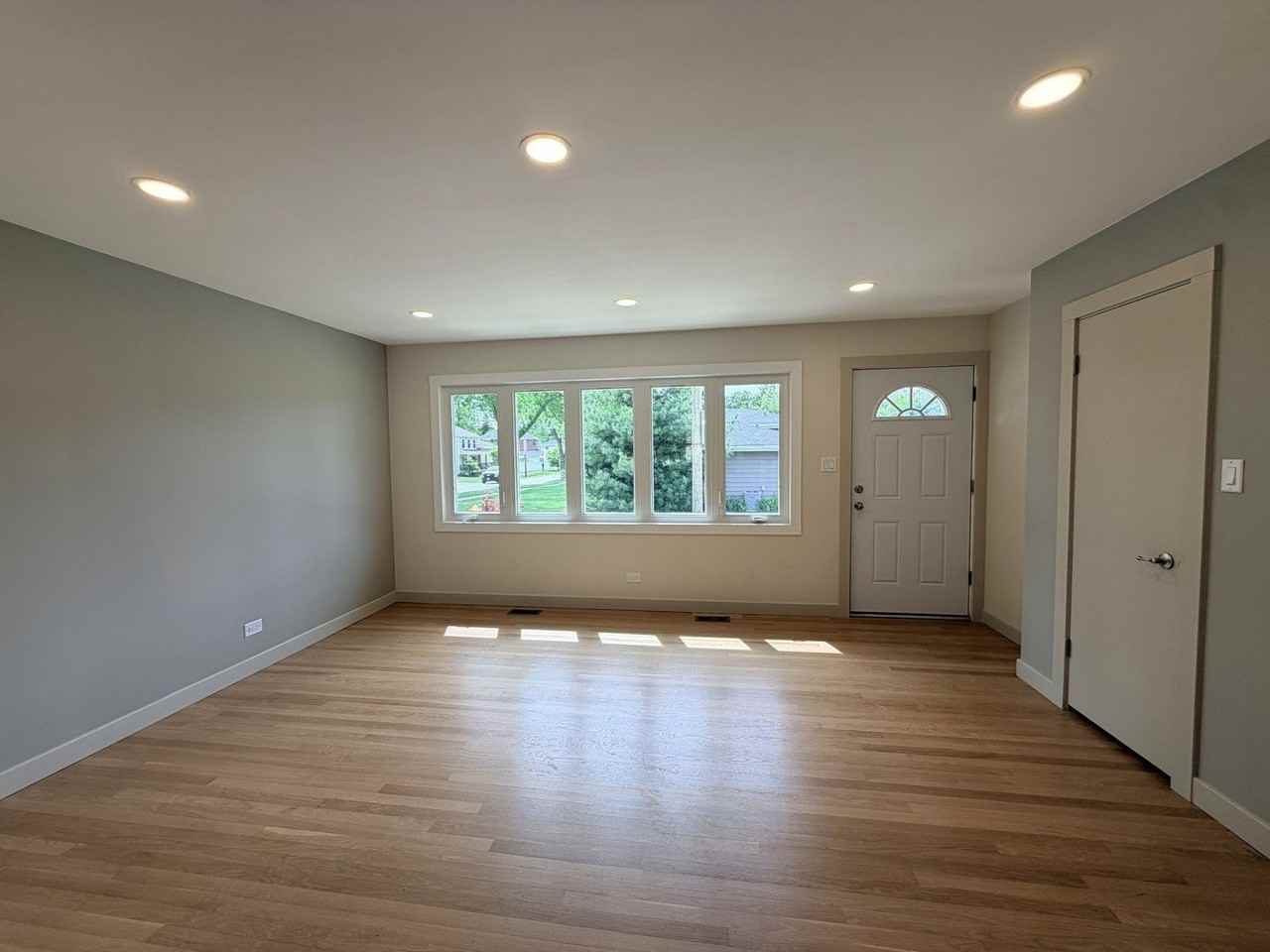 624 Prairie Ave - Photo 4 of 22
