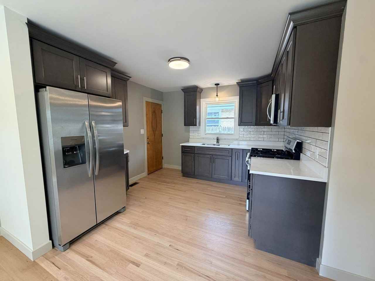 624 Prairie Ave - Photo 7 of 22