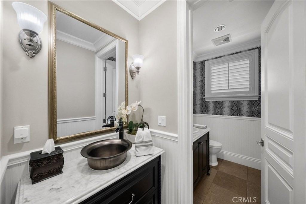 4917 Edgerton Ave - Photo 6 of 42