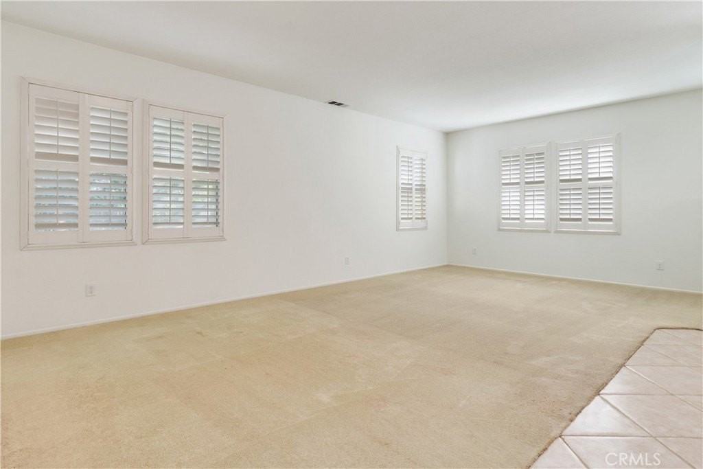 9140 Village Way - Photo 4 of 32