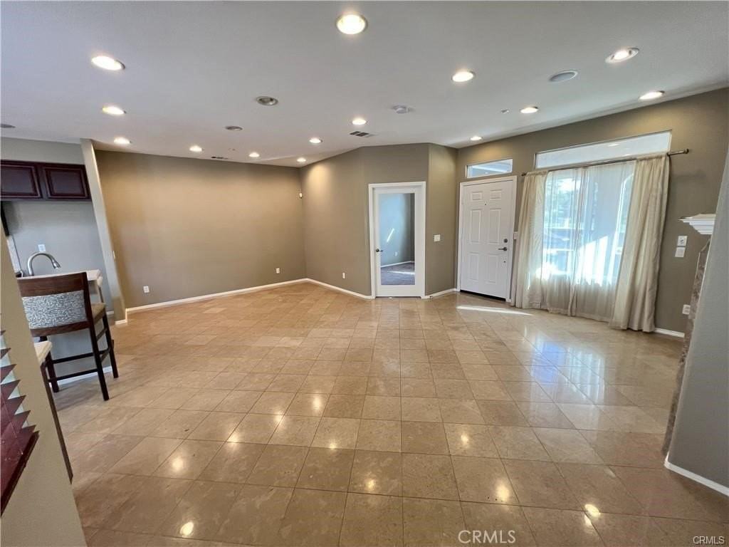 4996 Arborwood Ln - Photo 7 of 33