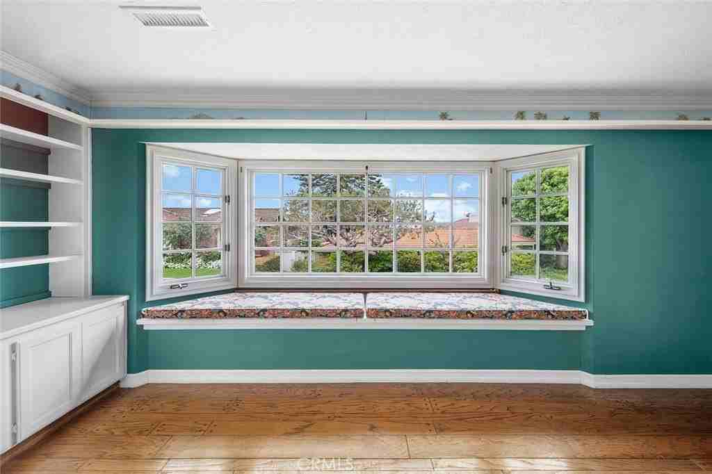 905 Emerald Bay - Photo 2 of 39