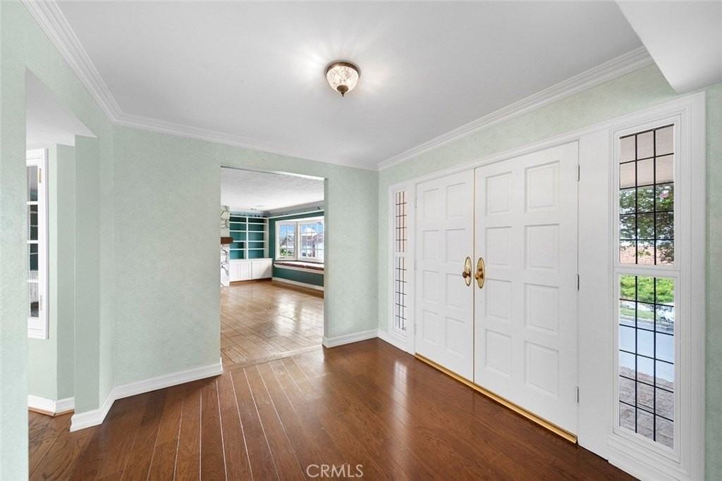 905 Emerald Bay - Photo 5 of 39