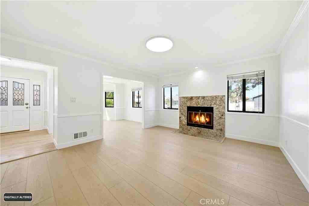 24620 Moon Ave - Photo 5 of 33