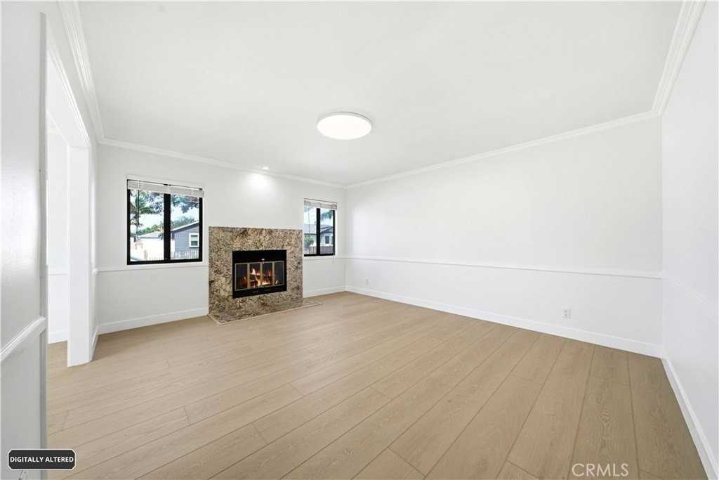 24620 Moon Ave - Photo 7 of 33