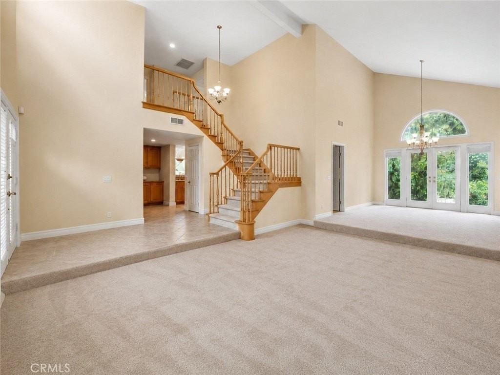 2811 N Roxbury St - Photo 2 of 8