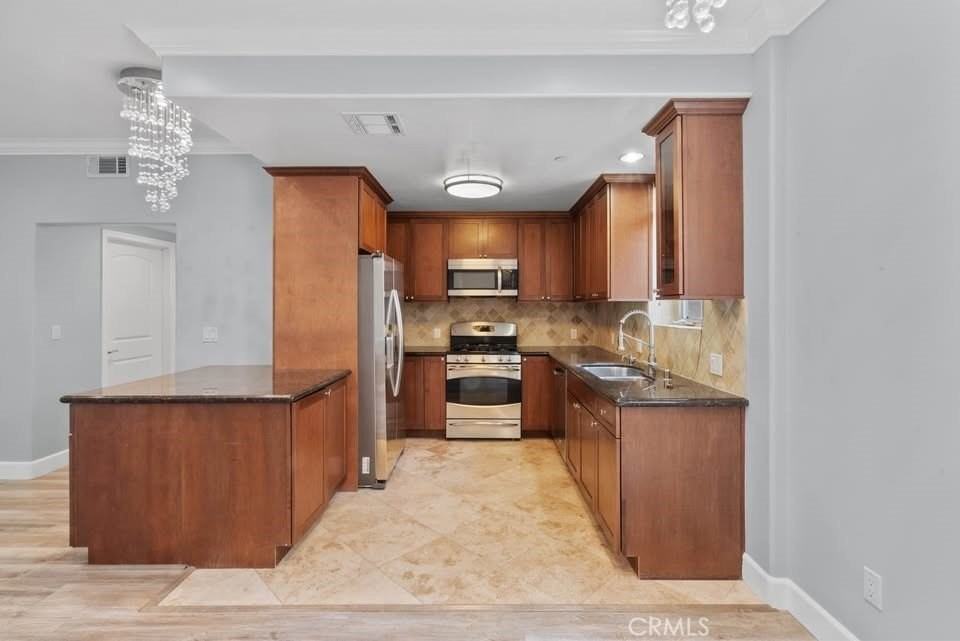 11280 La Maida St #303 - Photo 2 of 15