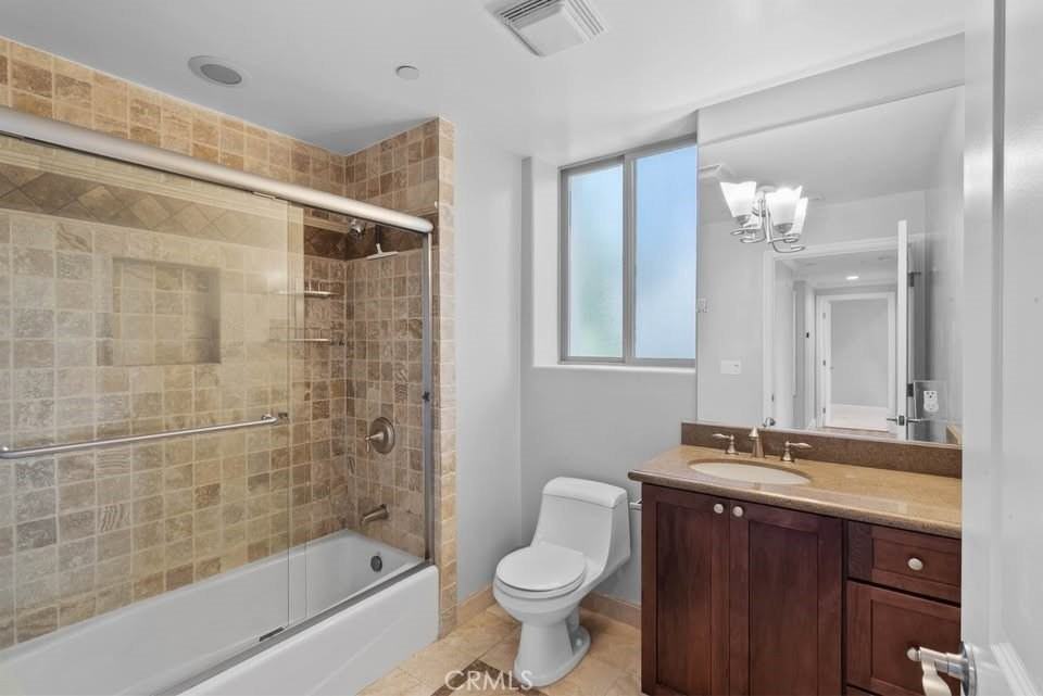 11280 La Maida St #303 - Photo 5 of 15