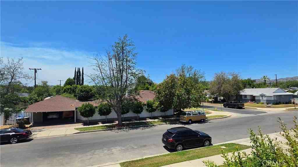6518 Royer Ave - Photo 5 of 19