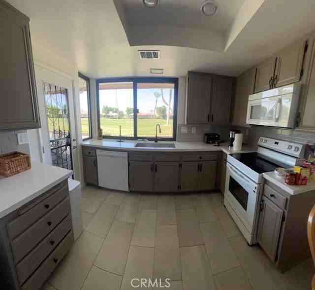 8 Padron Way - Photo 3 of 10