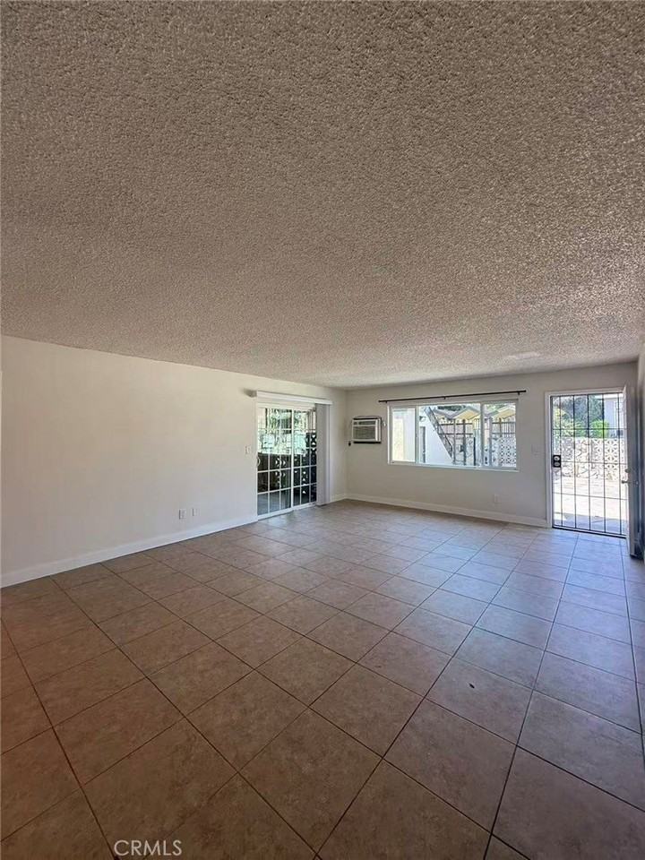 2018 Las Vegas Ave #8 - Photo 4 of 21