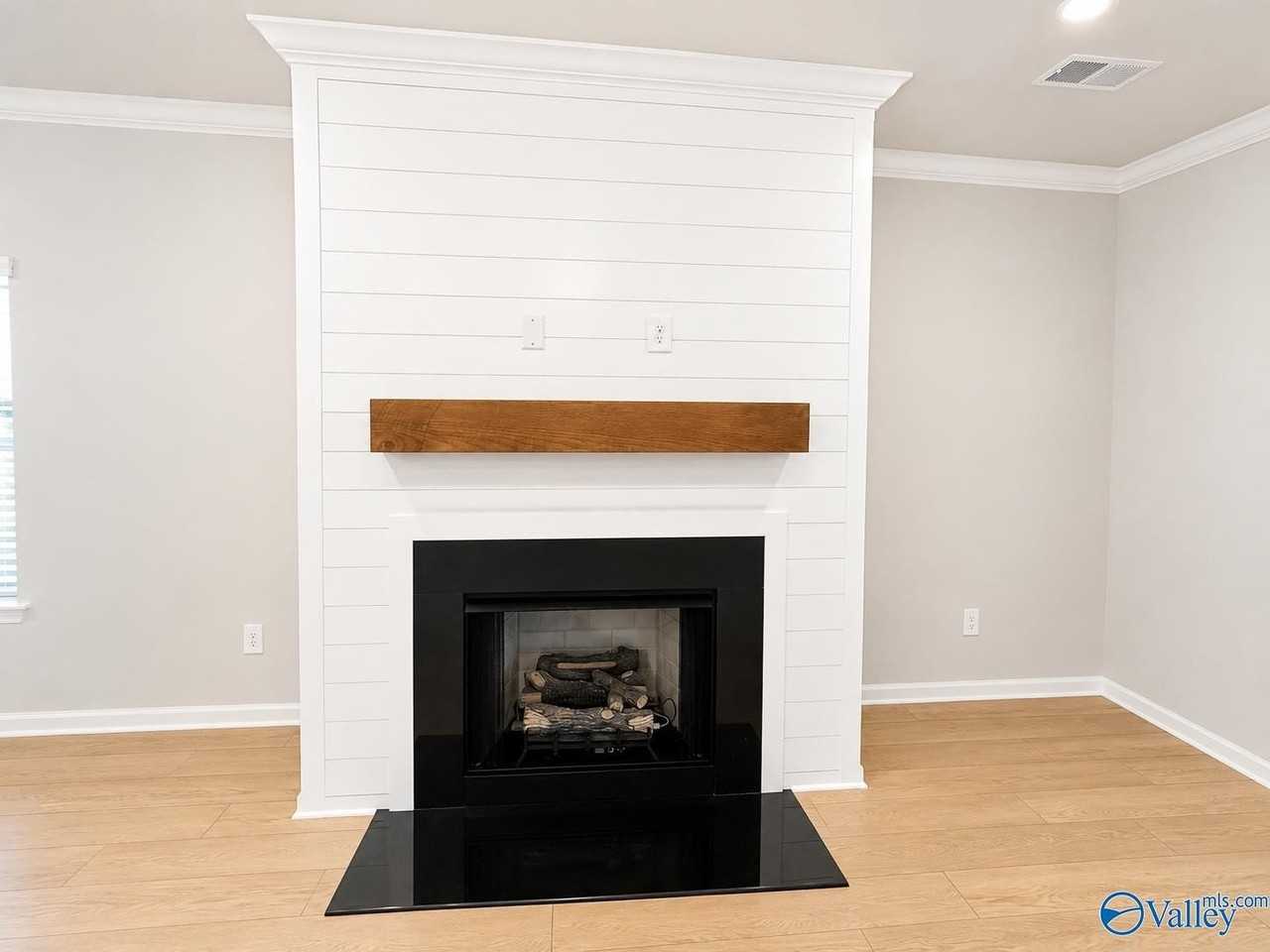 7110 Hampton Mill Dr Se - Photo 3 of 14