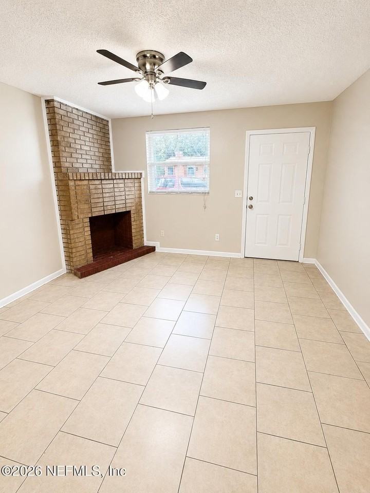 8067 Parental Cir - Photo 7 of 12