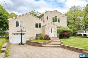 featured image of 84 12th St