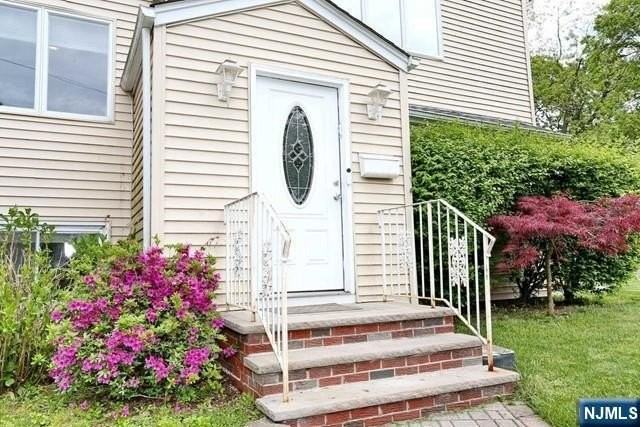 84 12th St - Photo 2 of 45