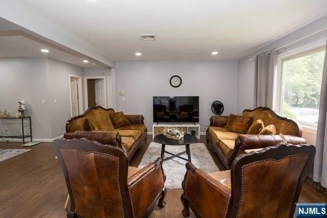 16 Broad Ave - Photo 4 of 22