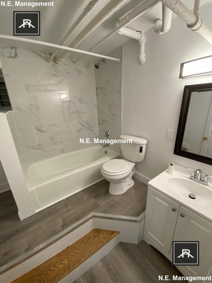 1506 Commonwealth Ave - Photo 2 of 10