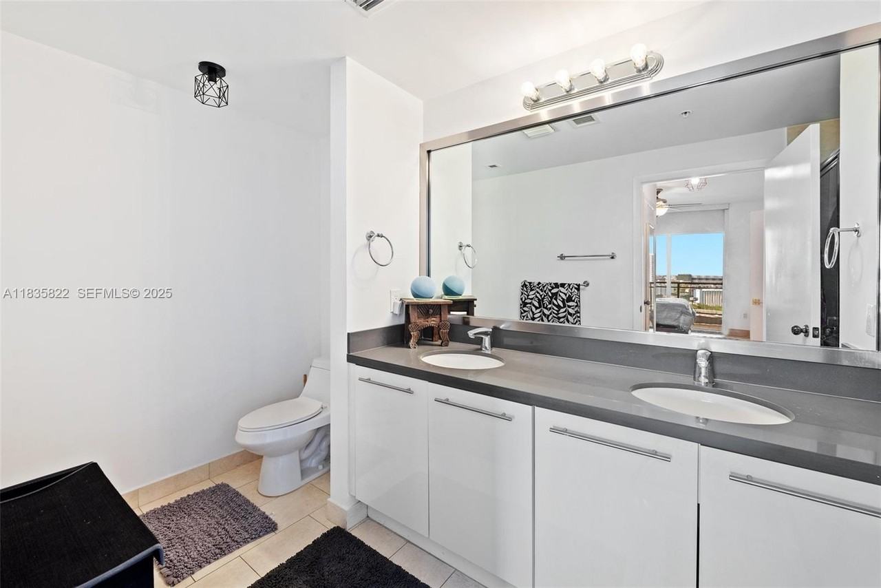 90 Sw 3rd St #2400 - Photo 2 of 6