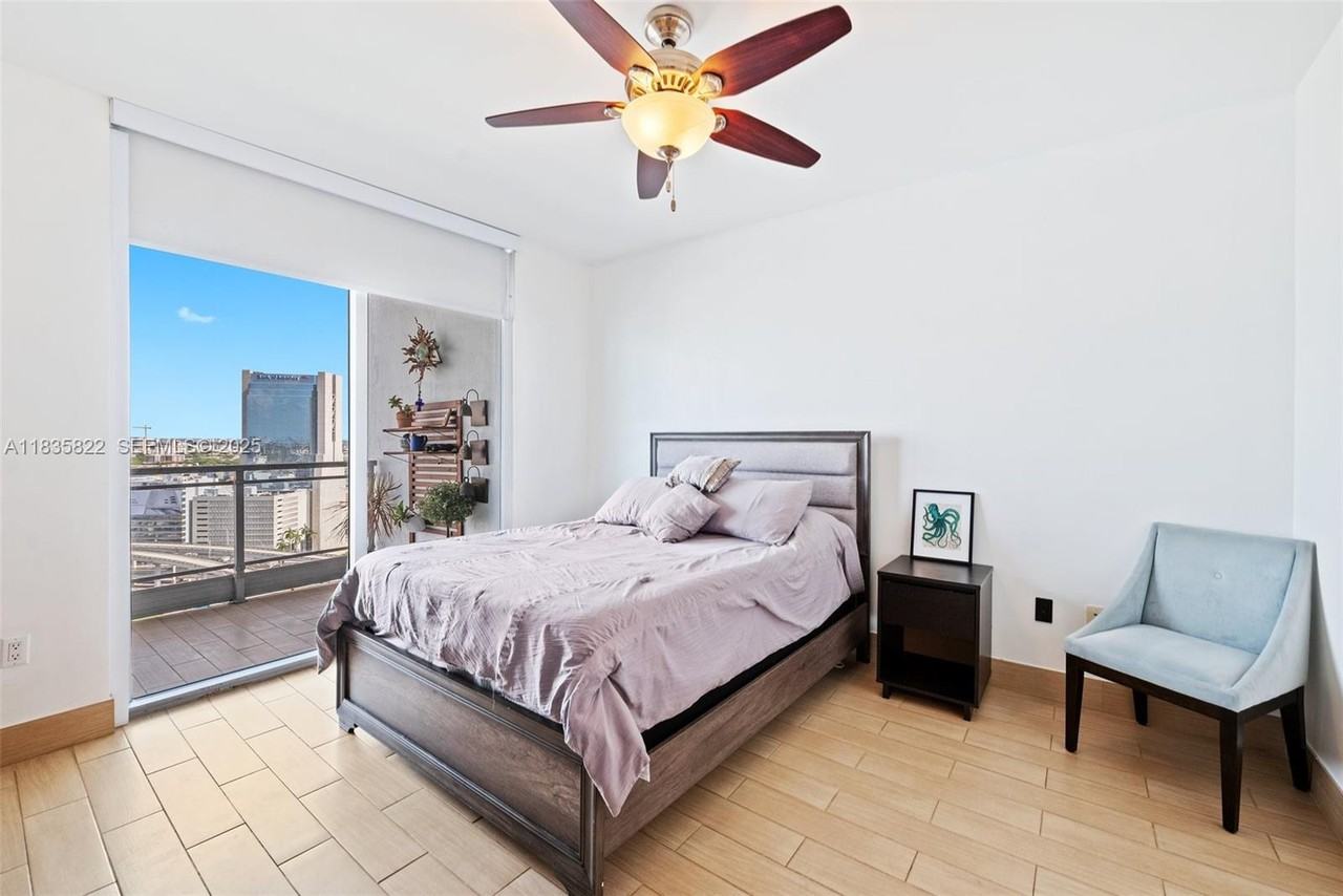 90 Sw 3rd St #2400 - Photo 3 of 6