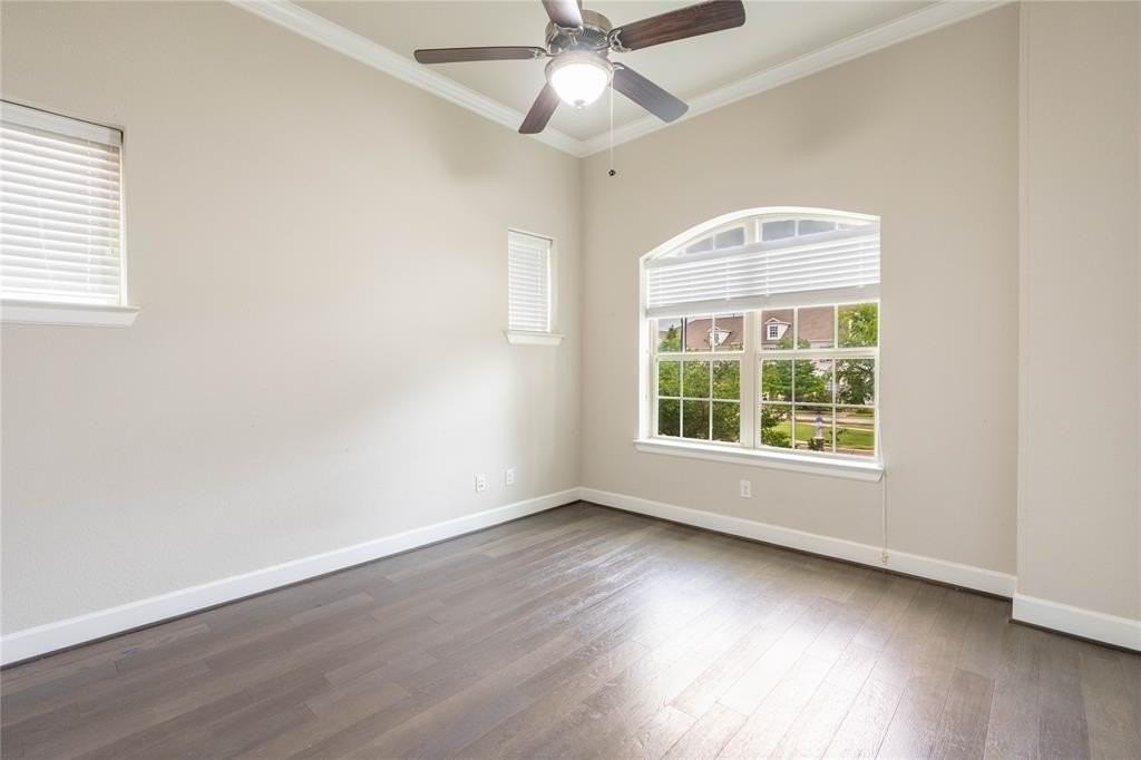 1113 Peacock Blvd - Photo 5 of 35