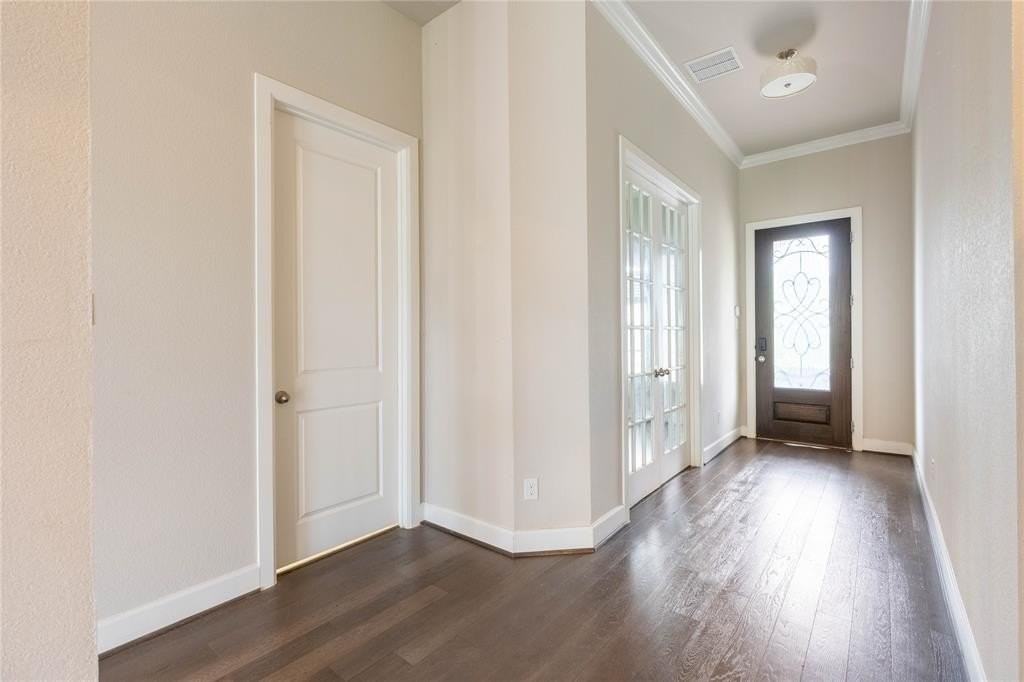 1113 Peacock Blvd - Photo 7 of 35