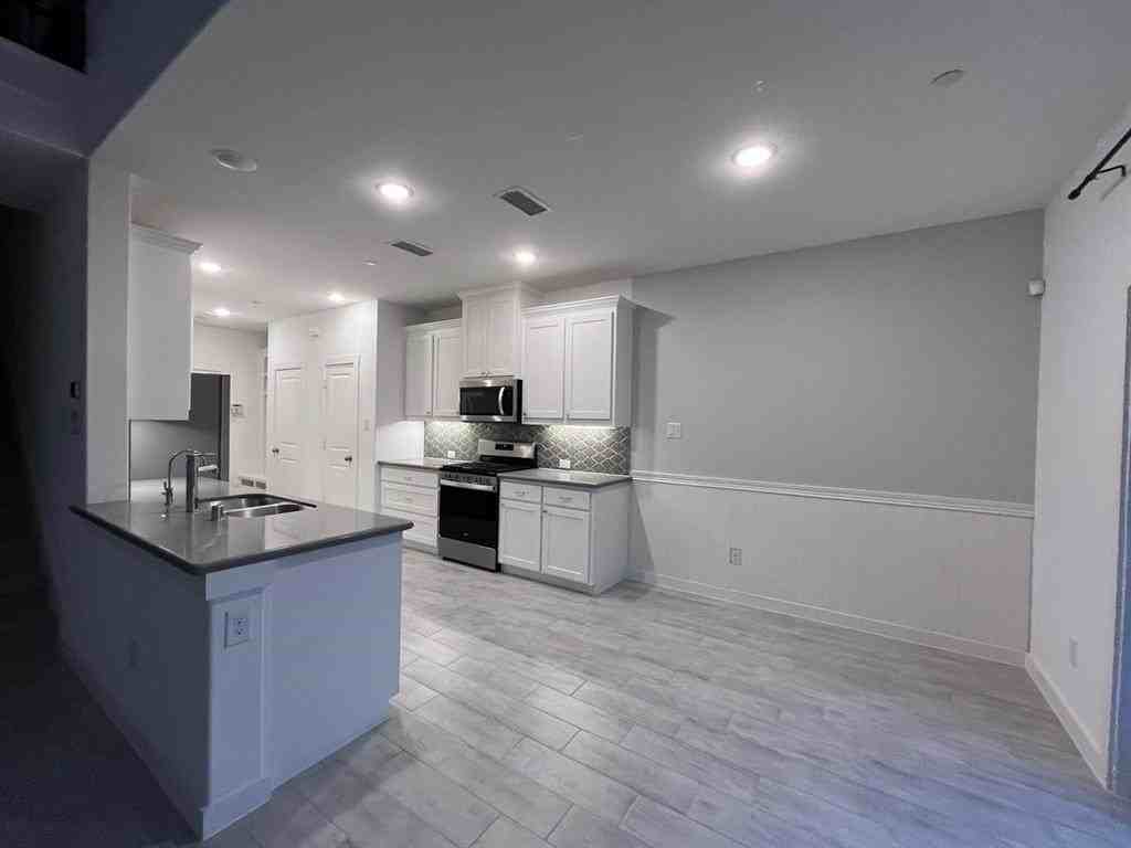 2789 Majesty Dr - Photo 5 of 25
