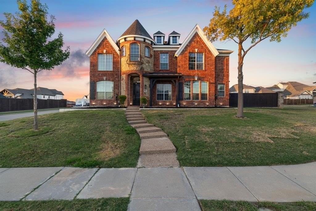 1920 Sandstone Dr - Photo 2 of 38