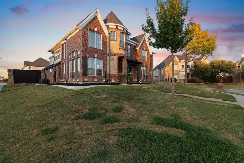 1920 Sandstone Dr - Photo 3 of 38