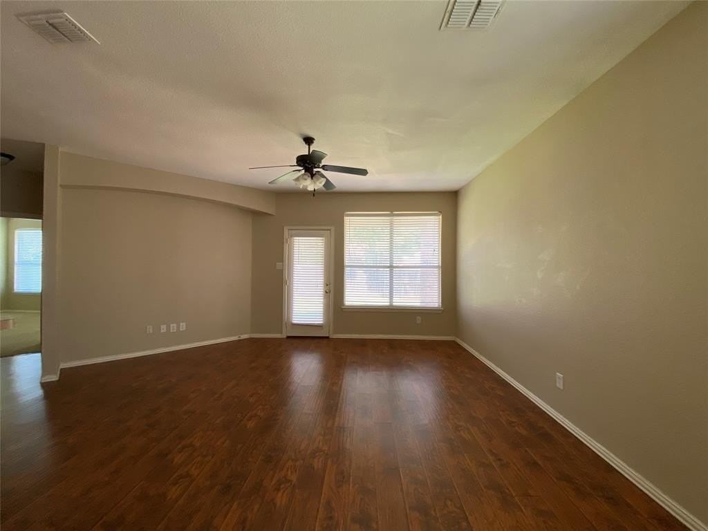 513 Jefferson Ln - Photo 4 of 16