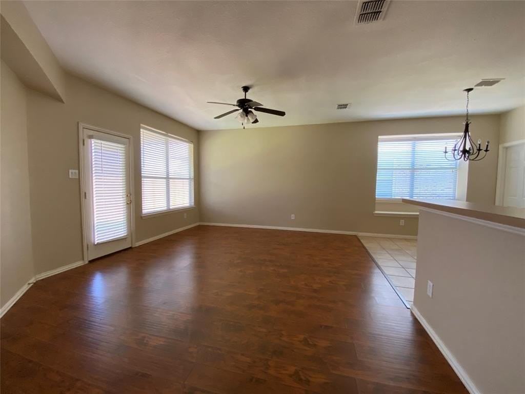 513 Jefferson Ln - Photo 5 of 16