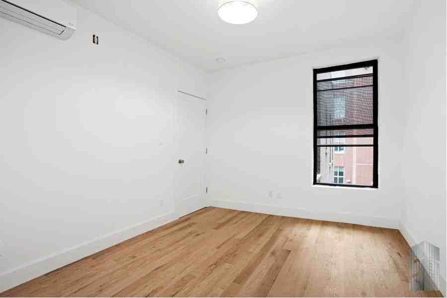 1477 Pacific St - Photo 3 of 6