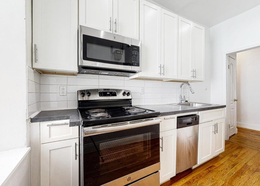 655 W 160th St - Photo 4 of 5