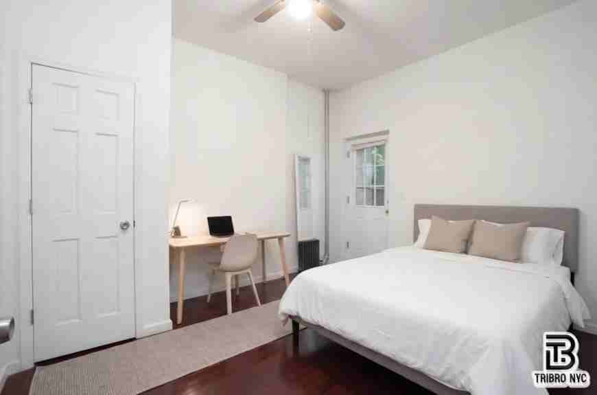 439 Jefferson Ave - Photo 5 of 10