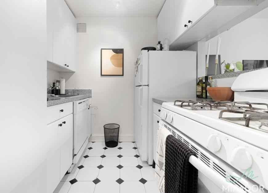 153 E 32nd St - Photo 6 of 10