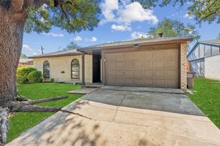 556 Hawthorne Dr - Photo 1 of 1