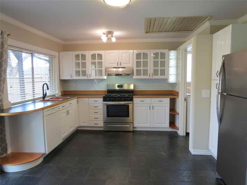 1234 Briarcove Dr - Photo 7 of 23