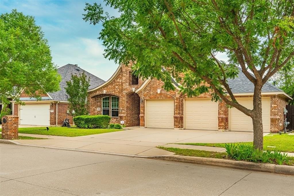 2504 Maple Stream Dr - Photo 2 of 27