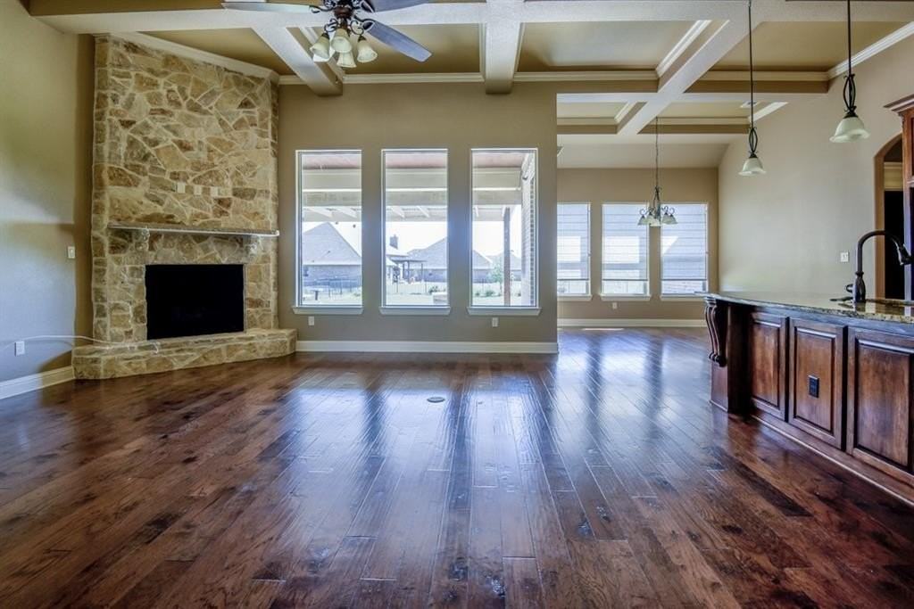 421 River Bank Ln - Photo 3 of 15