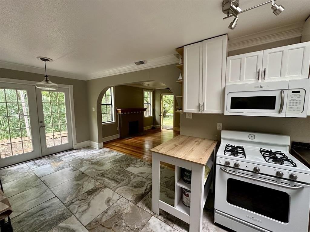 8619 Groveland Dr - Photo 5 of 23
